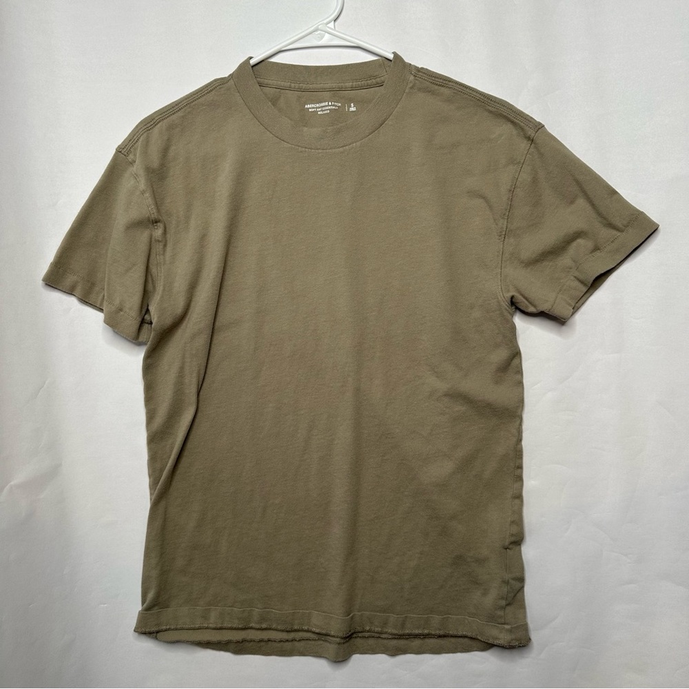 Abercrombie and Fitch Essential Tee Mens Small in Tan
